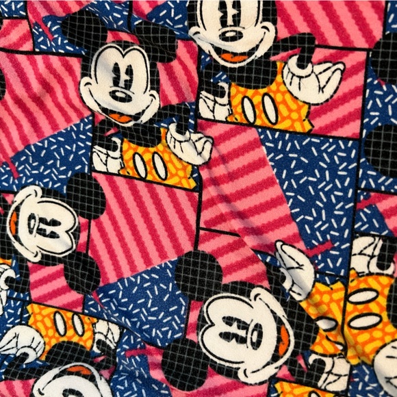 Disney x LuLaRoe Leggings TC Tall & Curvy
Mickey Mouse sz 12-18 - Picture 2 of 3